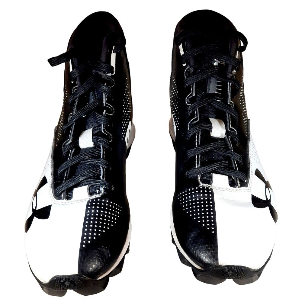 Boys Under Armour Size 4Y Football Cleats Preowned
